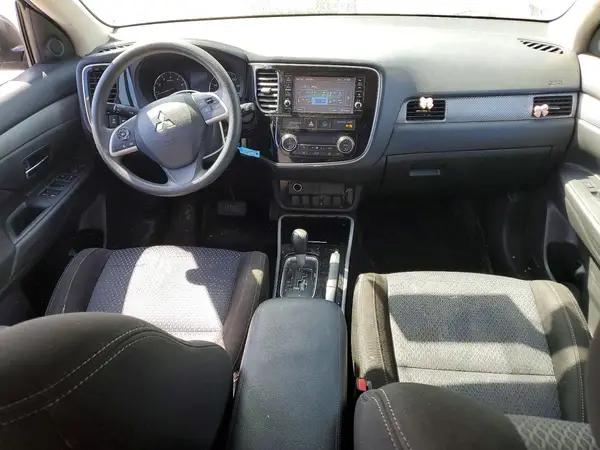 JA4AD2A36JZ039230 2018 MITSUBISHI OUTLANDER - Image 8
