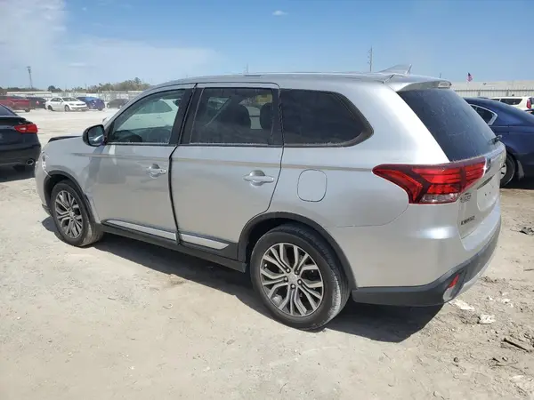 JA4AD2A36JZ052558 2018 MITSUBISHI OUTLANDER - Image 2