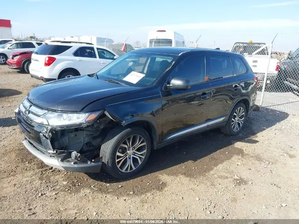 JA4AD2A36JZ052883 2018 MITSUBISHI OUTLANDER - Image 2
