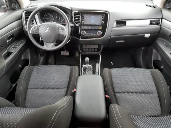 JA4AD2A36JZ056027 2018 MITSUBISHI OUTLANDER - Image 8