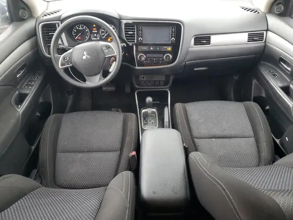 JA4AD2A36JZ063303 2018 MITSUBISHI OUTLANDER - Image 8