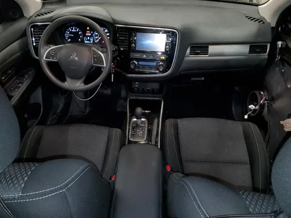 JA4AD2A36JZ069389 2018 MITSUBISHI OUTLANDER - Image 8