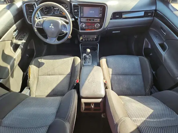 JA4AD2A36KJ000136 2019 MITSUBISHI OUTLANDER - Image 8