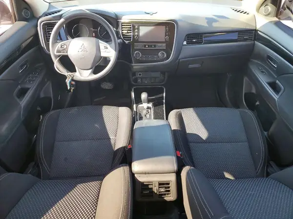 JA4AD2A36KZ010389 2019 MITSUBISHI OUTLANDER - Image 8