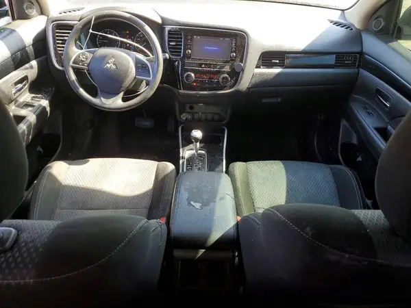 JA4AD2A36KZ014359 2019 MITSUBISHI OUTLANDER - Image 8