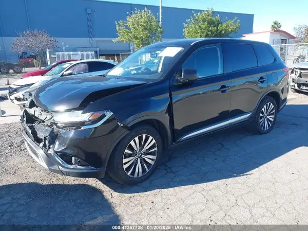 JA4AD2A36KZ017617 2019 MITSUBISHI OUTLANDER - Image 2