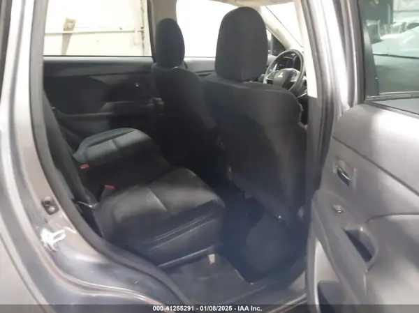 JA4AD2A36KZ018122 2019 MITSUBISHI OUTLANDER - Image 8
