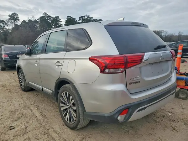 JA4AD2A36KZ026107 2019 MITSUBISHI OUTLANDER - Image 2