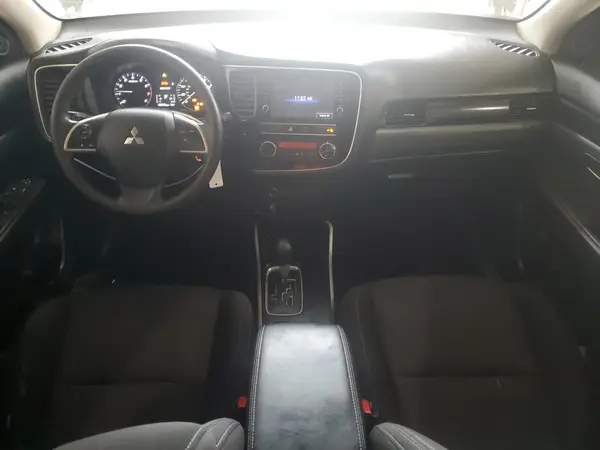 JA4AD2A36KZ029217 2019 MITSUBISHI OUTLANDER - Image 8