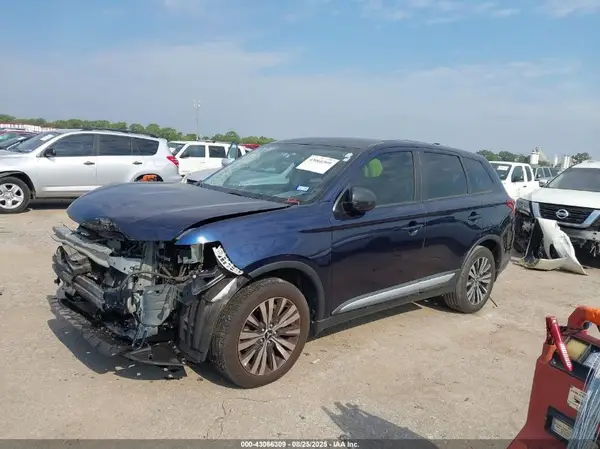 JA4AD2A36KZ032070 2019 MITSUBISHI OUTLANDER - Image 2