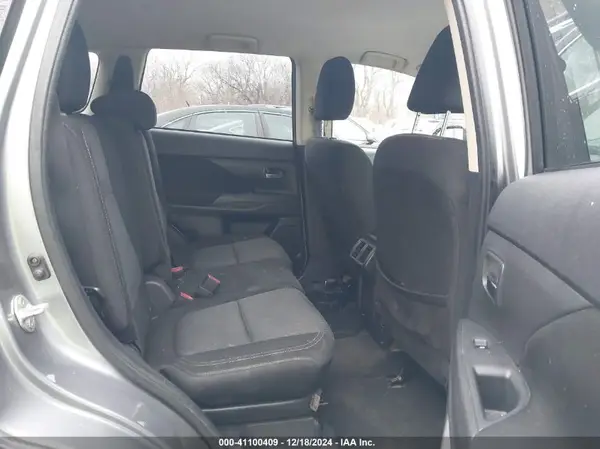 JA4AD2A36KZ049290 2019 MITSUBISHI OUTLANDER - Image 8
