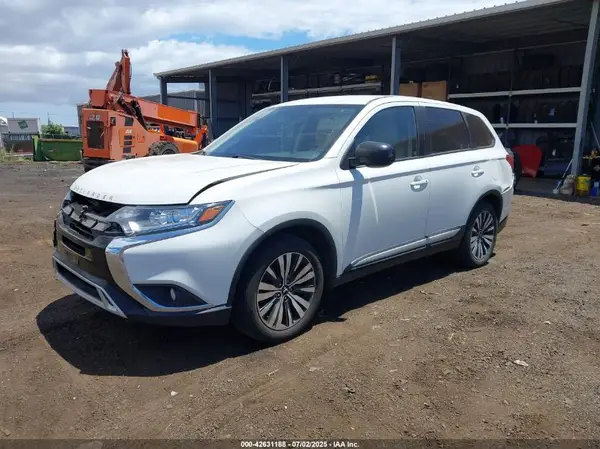 JA4AD2A36LZ004156 2020 MITSUBISHI OUTLANDER - Image 2