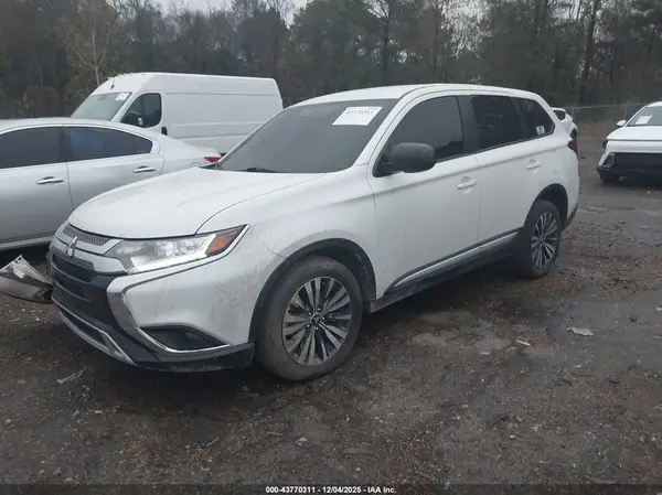 JA4AD2A36LZ039652 2020 MITSUBISHI OUTLANDER - Image 2