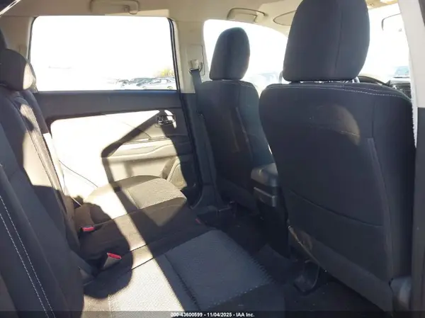 JA4AD2A37GZ026687 2016 MITSUBISHI OUTLANDER - Image 8