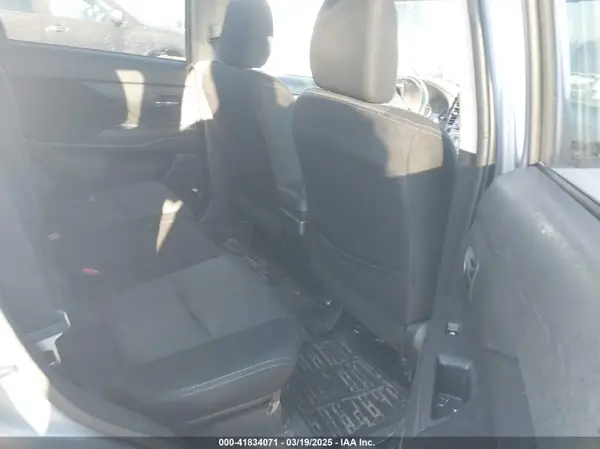 JA4AD2A37GZ044865 2016 MITSUBISHI OUTLANDER - Image 8