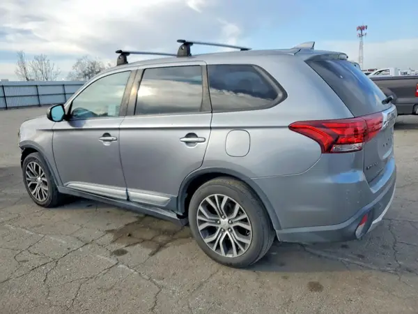 JA4AD2A37HZ002164 2017 MITSUBISHI OUTLANDER - Image 2