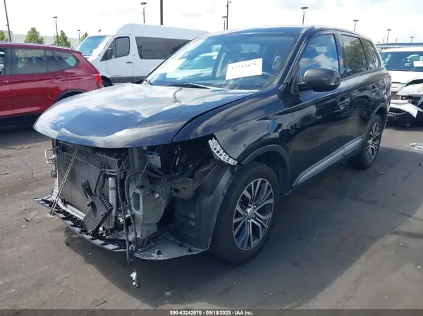 JA4AD2A37HZ013178 2017 MITSUBISHI OUTLANDER - Image 2