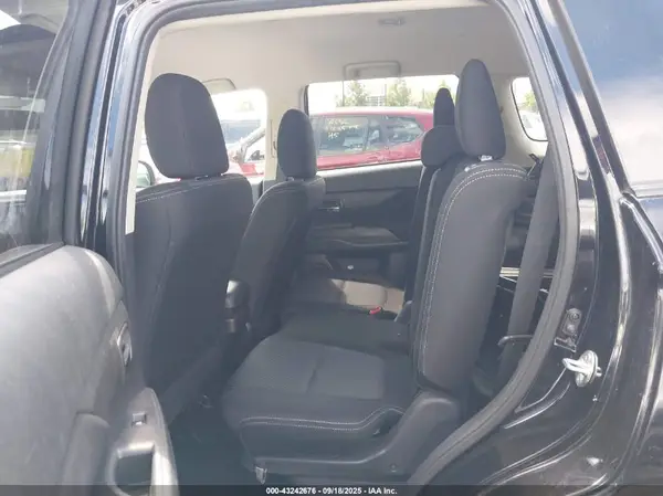 JA4AD2A37HZ013178 2017 MITSUBISHI OUTLANDER - Image 8
