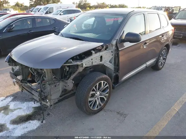 JA4AD2A37HZ013729 2017 MITSUBISHI OUTLANDER - Image 2