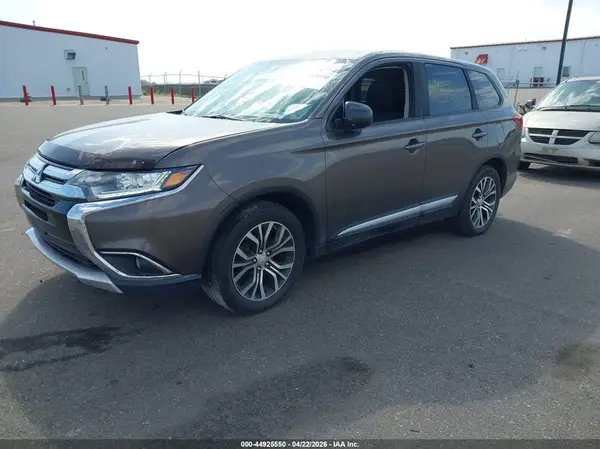 JA4AD2A37HZ016369 2017 MITSUBISHI OUTLANDER - Image 2