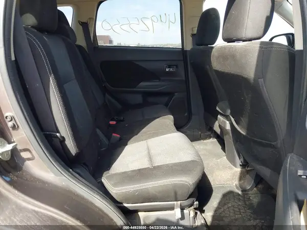 JA4AD2A37HZ016369 2017 MITSUBISHI OUTLANDER - Image 8
