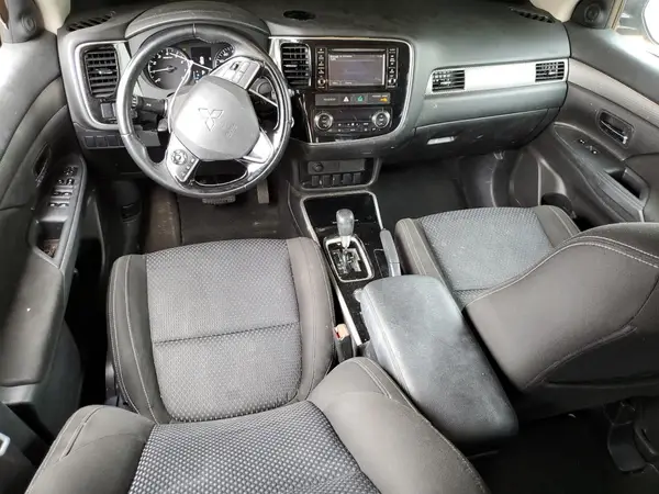 JA4AD2A37HZ025587 2017 MITSUBISHI OUTLANDER - Image 8