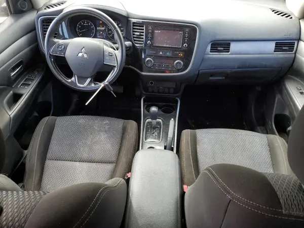 JA4AD2A37HZ025993 2017 MITSUBISHI OUTLANDER - Image 8