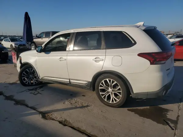JA4AD2A37HZ029199 2017 MITSUBISHI OUTLANDER - Image 2