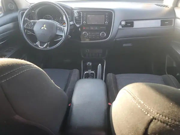 JA4AD2A37HZ029199 2017 MITSUBISHI OUTLANDER - Image 8