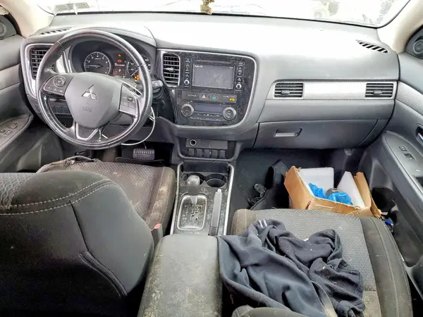 JA4AD2A37HZ031292 2017 MITSUBISHI OUTLANDER - Image 8