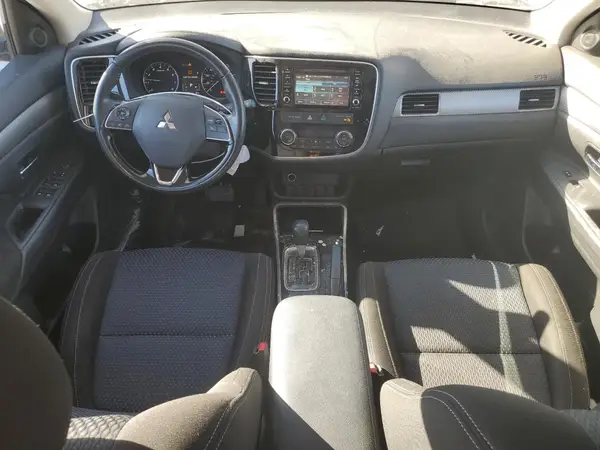 JA4AD2A37HZ042180 2017 MITSUBISHI OUTLANDER - Image 8