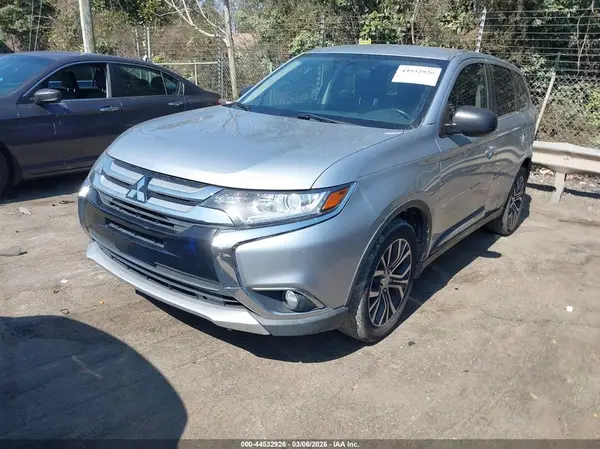 JA4AD2A37HZ057519 2017 MITSUBISHI OUTLANDER - Image 2