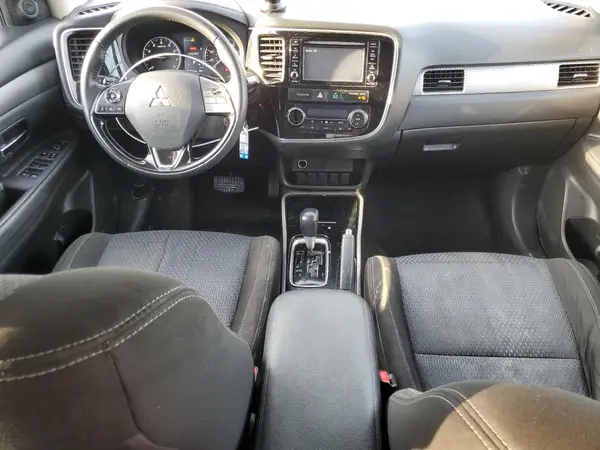 JA4AD2A37HZ061473 2017 MITSUBISHI OUTLANDER - Image 8