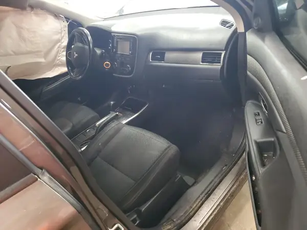 JA4AD2A37HZ064874 2017 MITSUBISHI OUTLANDER - Image 8