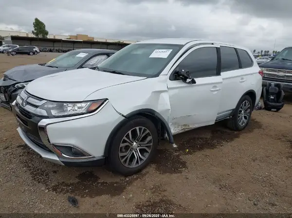 JA4AD2A37HZ068195 2017 MITSUBISHI OUTLANDER - Image 2