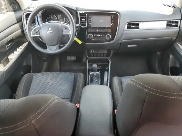 JA4AD2A37JJ001956 2018 MITSUBISHI OUTLANDER - Image 8