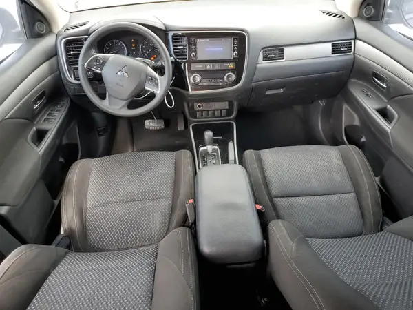 JA4AD2A37JJ002265 2018 MITSUBISHI OUTLANDER - Image 8