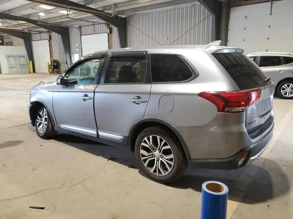 JA4AD2A37JZ000825 2018 MITSUBISHI OUTLANDER - Image 2