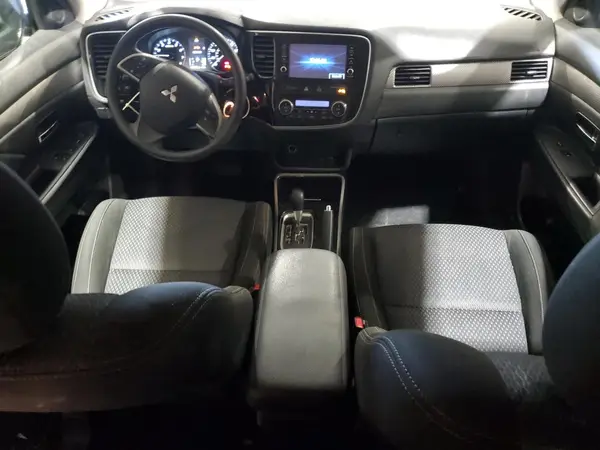 JA4AD2A37JZ000825 2018 MITSUBISHI OUTLANDER - Image 8