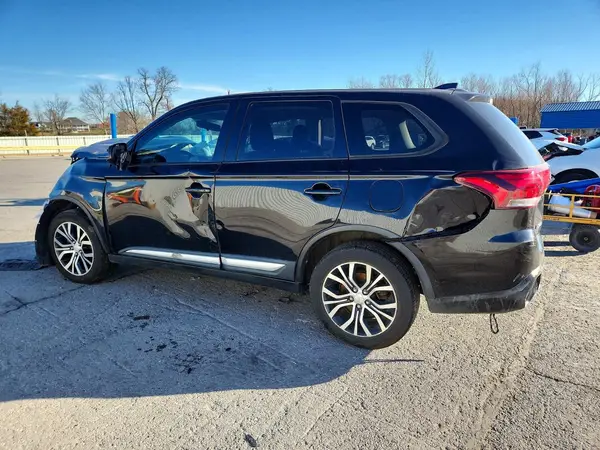JA4AD2A37JZ001814 2018 MITSUBISHI OUTLANDER - Image 2