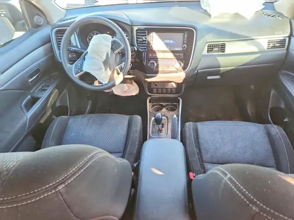 JA4AD2A37JZ001814 2018 MITSUBISHI OUTLANDER - Image 8
