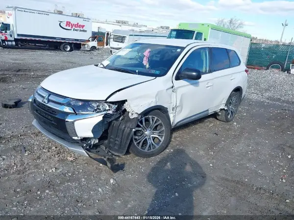 JA4AD2A37JZ009007 2018 MITSUBISHI OUTLANDER - Image 2