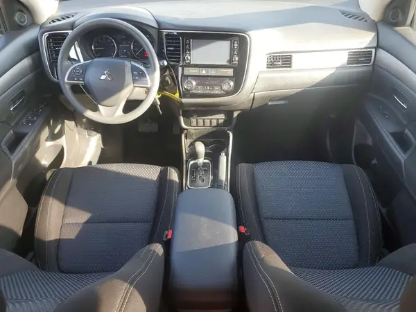 JA4AD2A37JZ009203 2018 MITSUBISHI OUTLANDER - Image 8