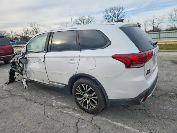 JA4AD2A37JZ015163 2018 MITSUBISHI OUTLANDER - Image 2