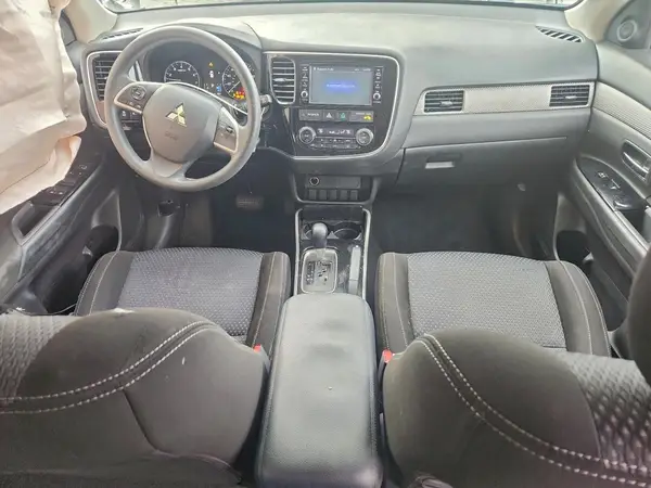 JA4AD2A37JZ015163 2018 MITSUBISHI OUTLANDER - Image 8