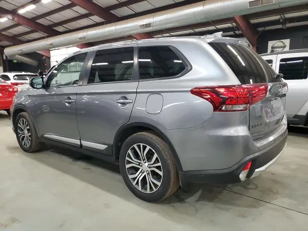 JA4AD2A37JZ017205 2018 MITSUBISHI OUTLANDER - Image 2