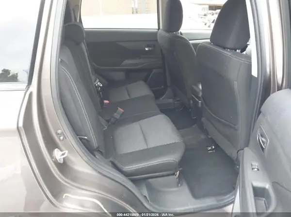 JA4AD2A37JZ021495 2018 MITSUBISHI OUTLANDER - Image 8