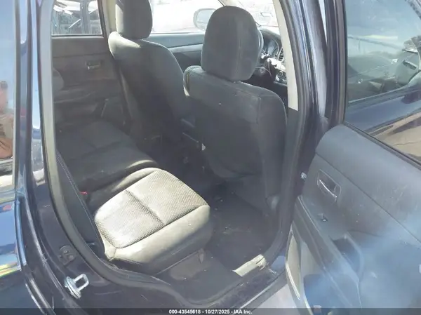 JA4AD2A37JZ038667 2018 MITSUBISHI OUTLANDER - Image 8