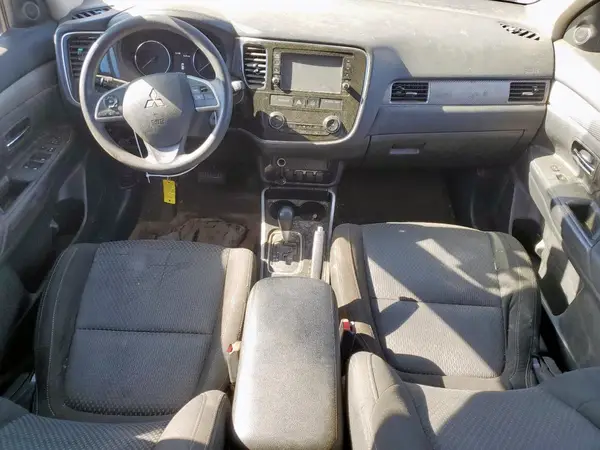JA4AD2A37JZ052536 2018 MITSUBISHI OUTLANDER - Image 8