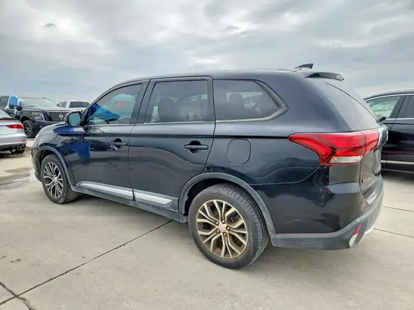 JA4AD2A37JZ052973 2018 MITSUBISHI OUTLANDER - Image 2